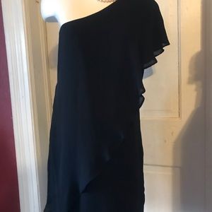 NWT Sara basic one length cocktail dress. Sise:M